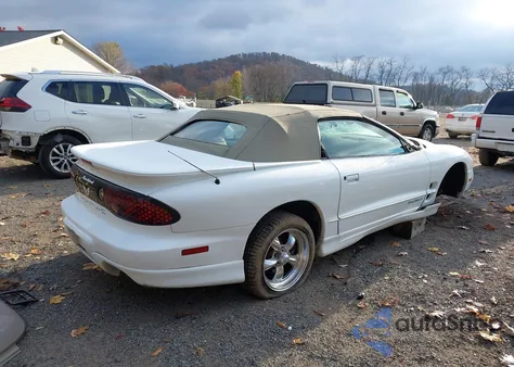 2000 Pontiac Firebird z USA, uszkodzony, nr VIN 2G2FS32K8Y2154927